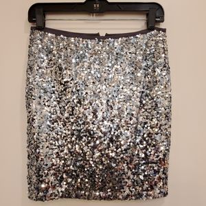 PERFECT FOR NIGHT OUT!! NWT WHBM sequin skirt